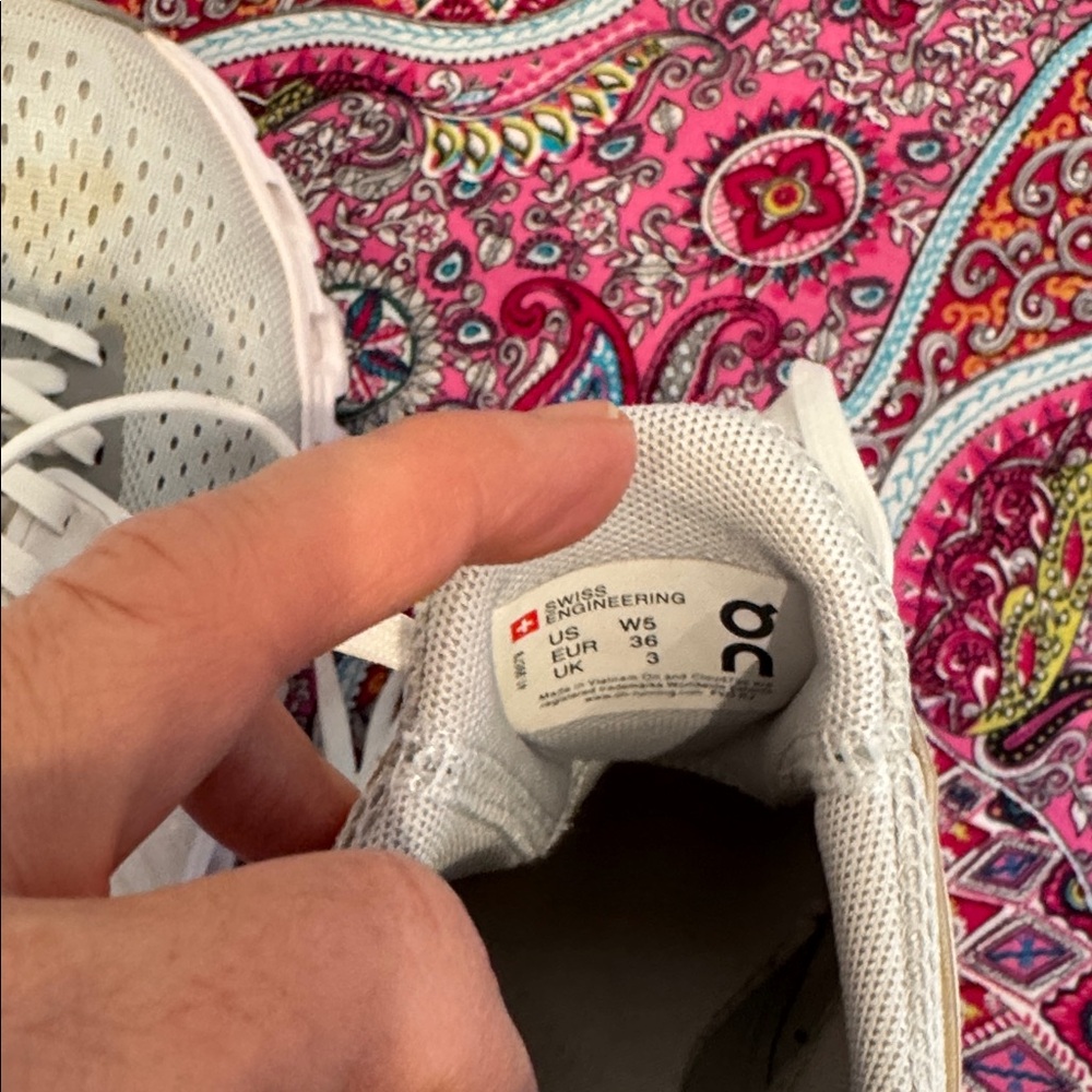 On Cloud on running shoes size 5 oncloud - Picture 7 of 8
